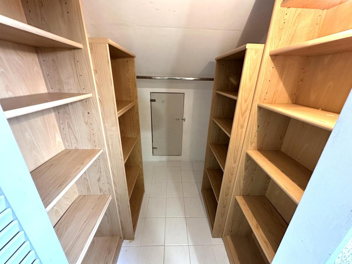 19 Begehbarer Schrank - OG