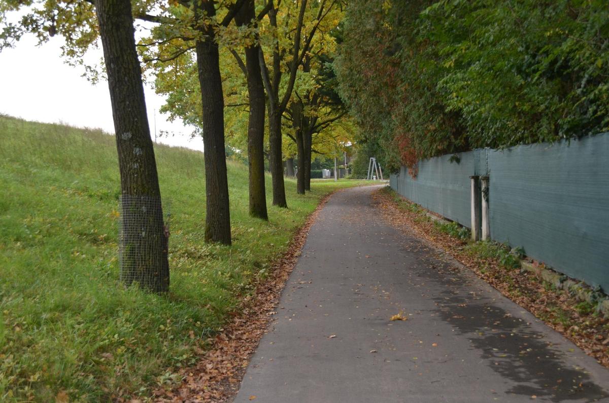 Spazierweg vor dem Haus