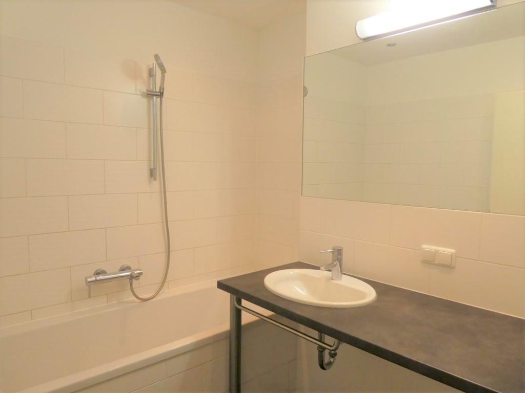 schickes Badezimmer