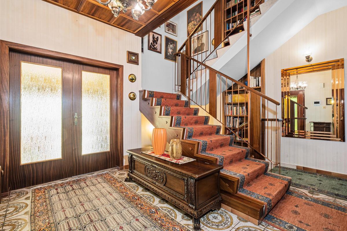 09 EFH 2103 - Eingangs & Stiegenbereich