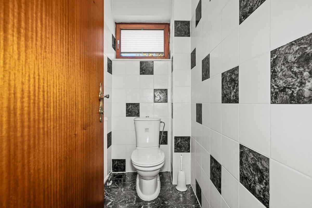 20 EFH 2103 - Toilette