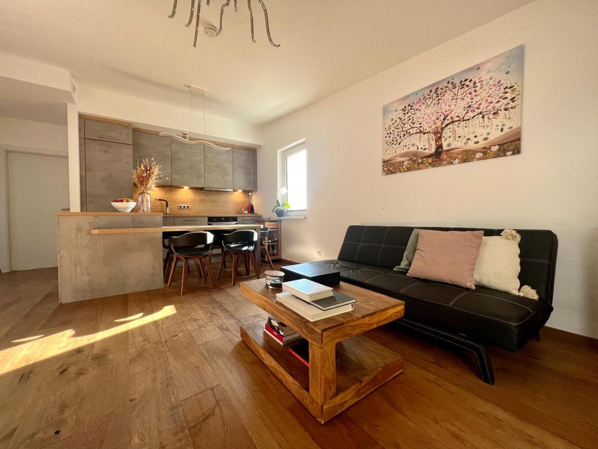 Wohnraum mit Blick zur Kche