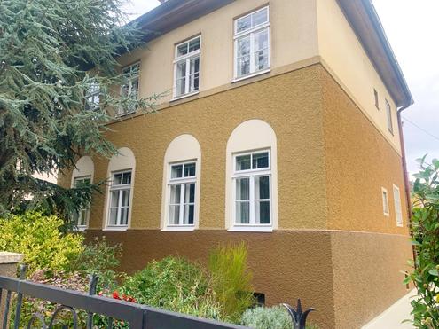 Gediegene Stadtvilla in gutem Originalzustand mit schnem Garten.