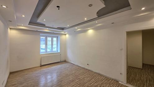 Sanierungsbedrftig + Altbau + 1 Zimmer + separate Kche + Erdgescho