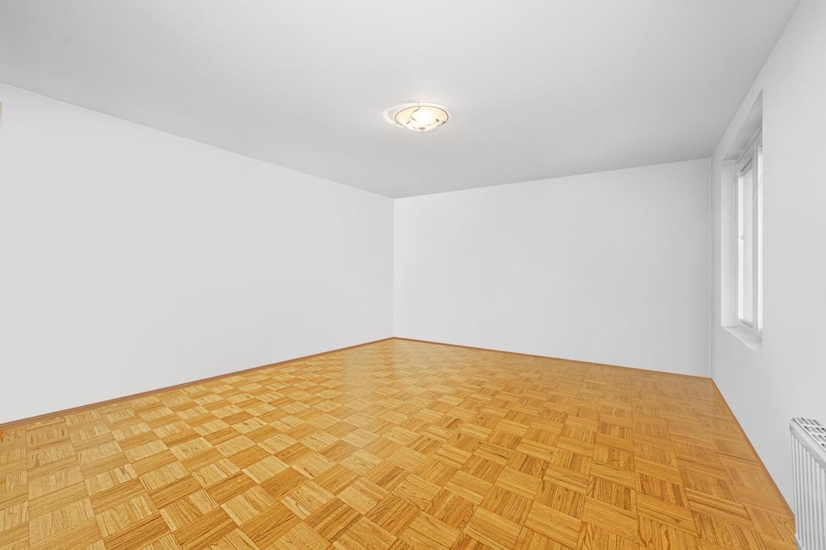 ETW 1220 Wien leer Symbolfoto