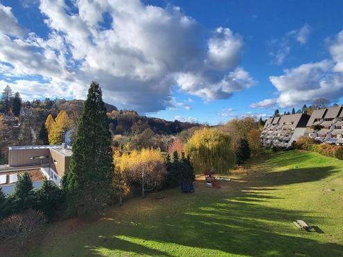 GEMTLICHE 3-ZIMMER-WOHNUNG MIT LOGGIA UND WUNDERSCHNEM AUSBLICK
