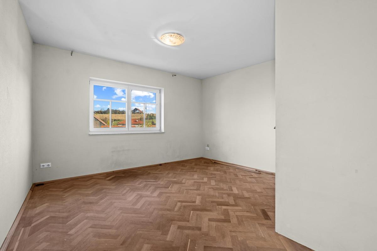 Zimmer 6 mit Blick nach drauen