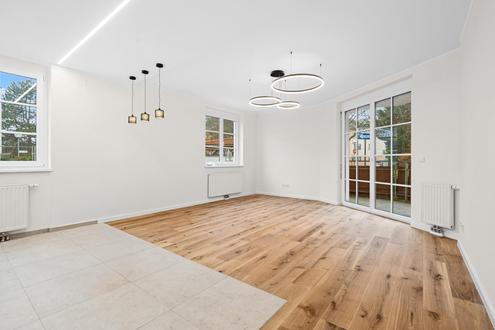 &quot;Helle, Top-renovierte Eigentumswohnung mit Balkon &amp; Garagenplatz ? ruhig wohnen, zentral leben&quot;