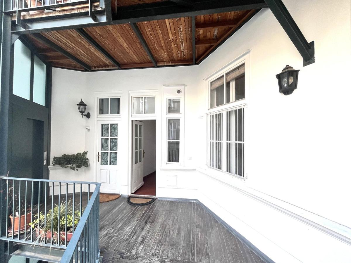 4 Eingangsbereich Balkon