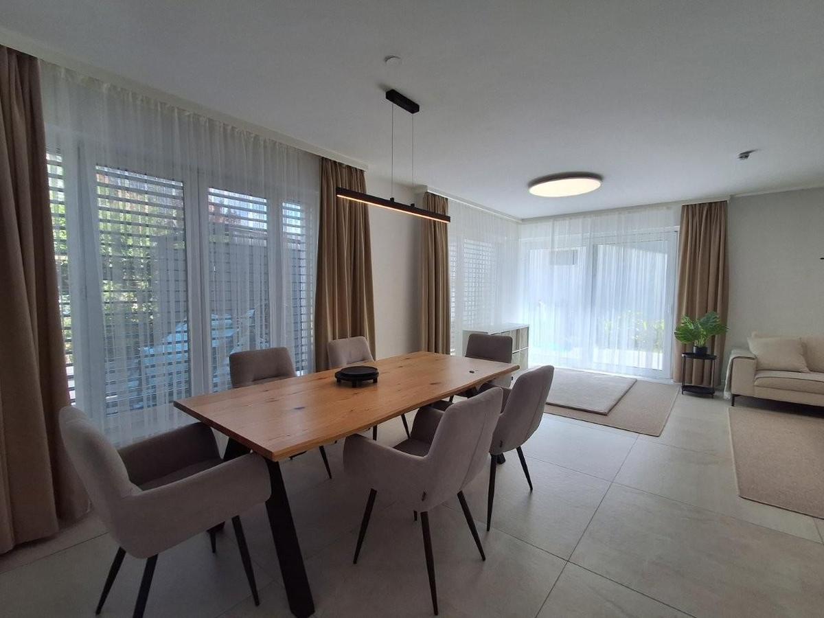 12 Wohnsalon DHH 2201