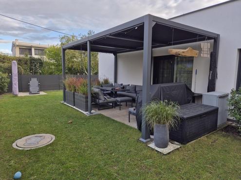 "Doppelhaushälfte + Terrasse + Garten = Glücksformel fürs Leben"