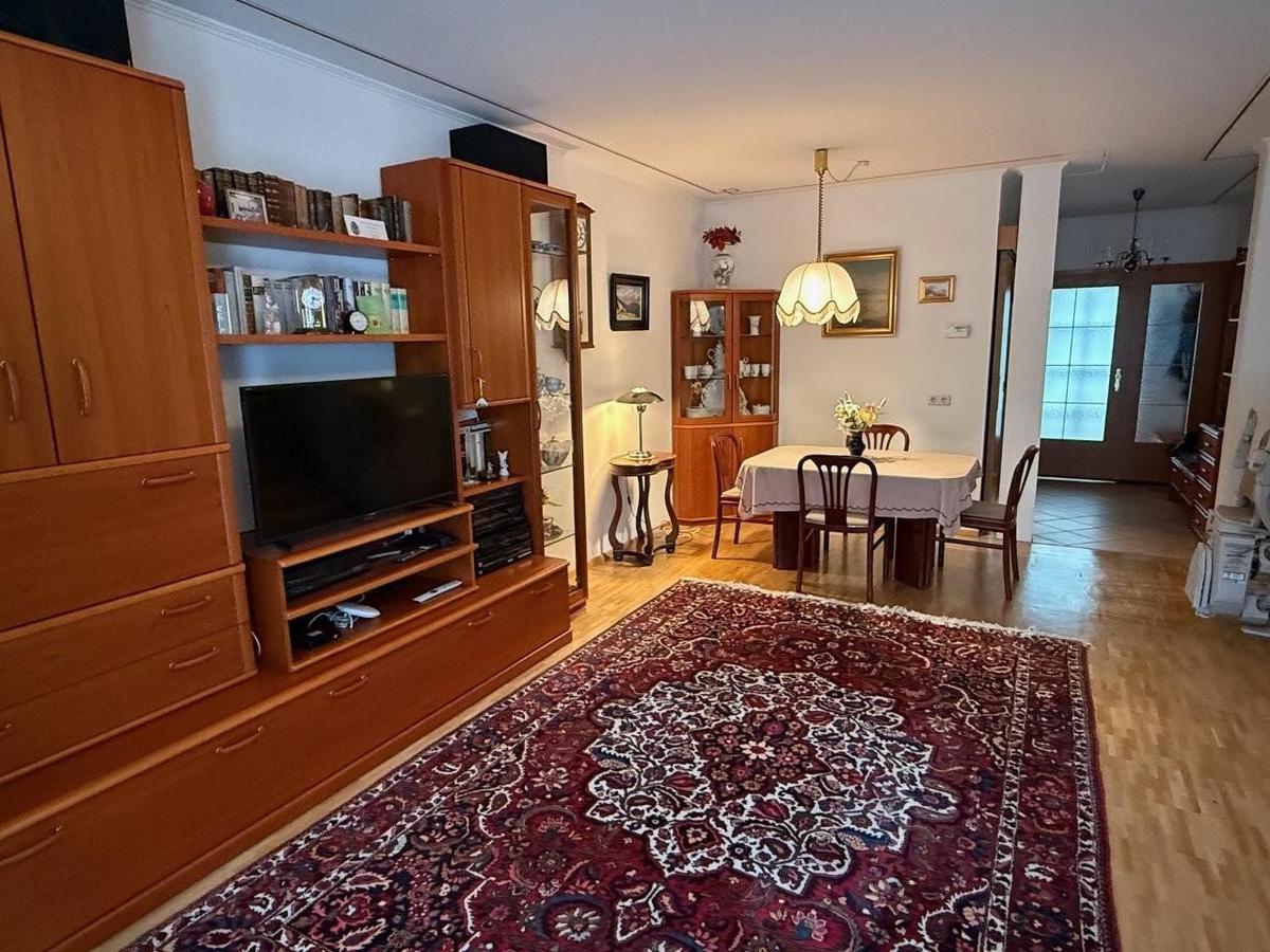 2 Wohnzimmer Essbereich RH 1230