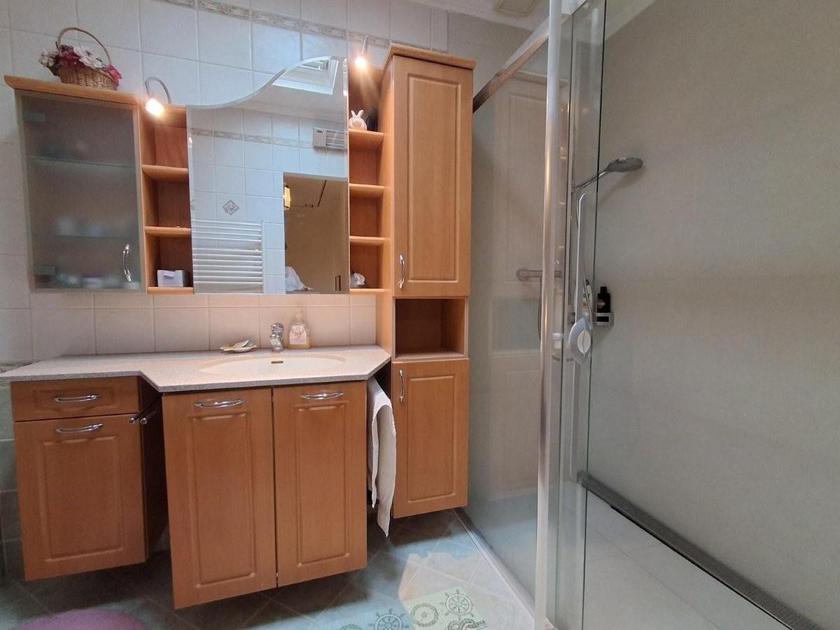 5 Badezimmer RH 1230