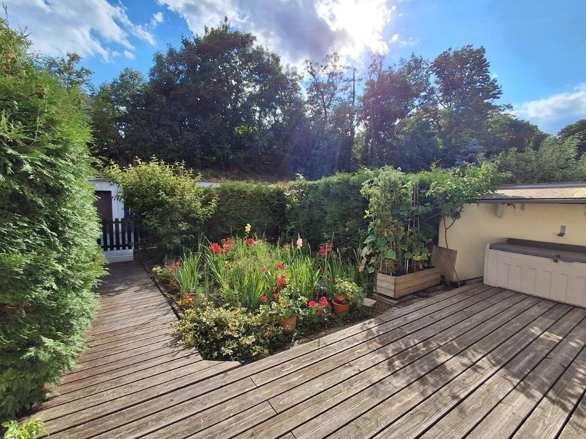 15 Terrasse mit Garten RH 1230