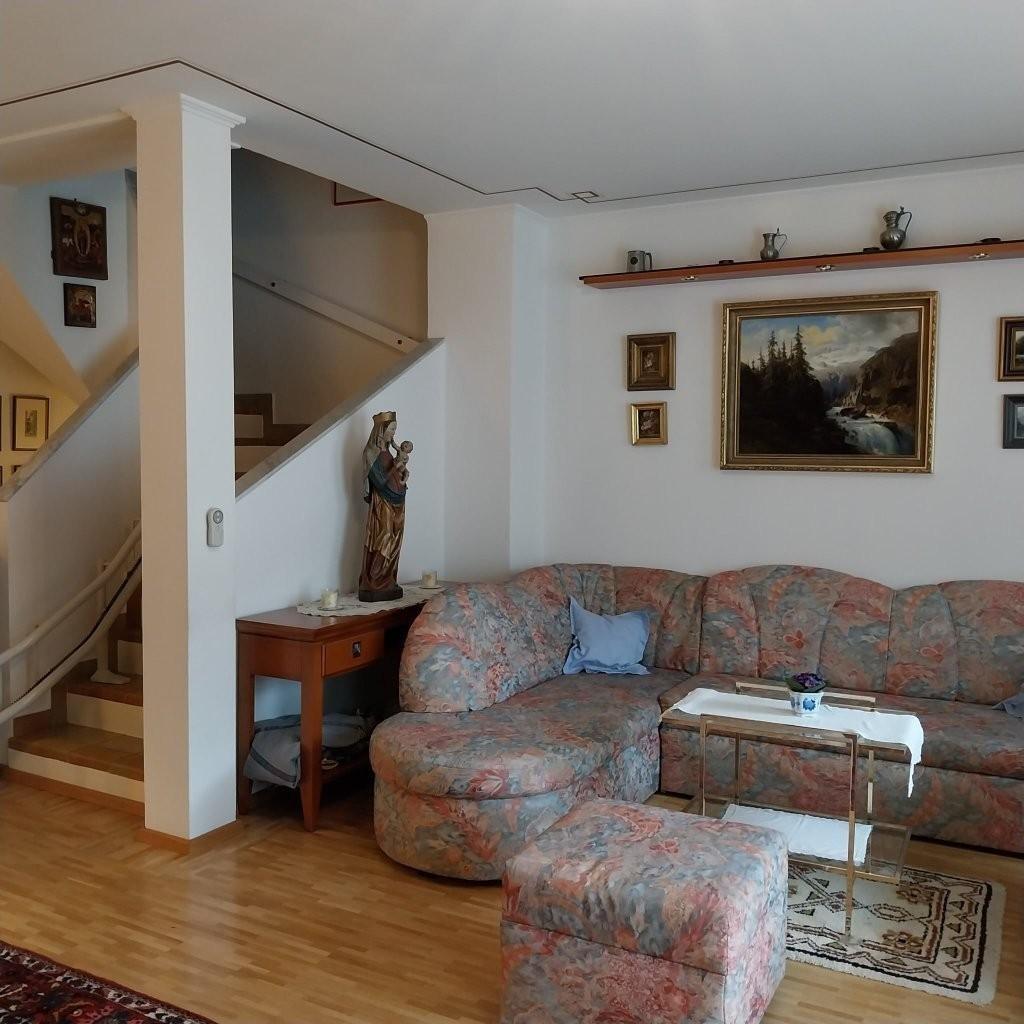 17 Stiegenaufgang mit Lift RH 1230