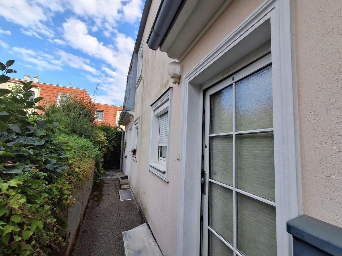 19 Reihenhaus Eingang 1230