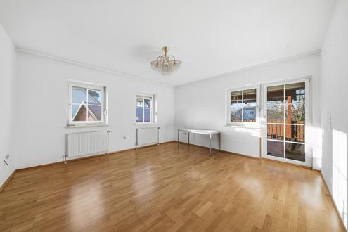 Grozgige Liegenschaft mit Garten, Garage &amp; Terrasse!