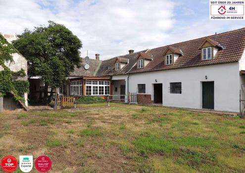 Fr Pferdeliebhaber: Bauernhaus mit 10 Pferdepltzen