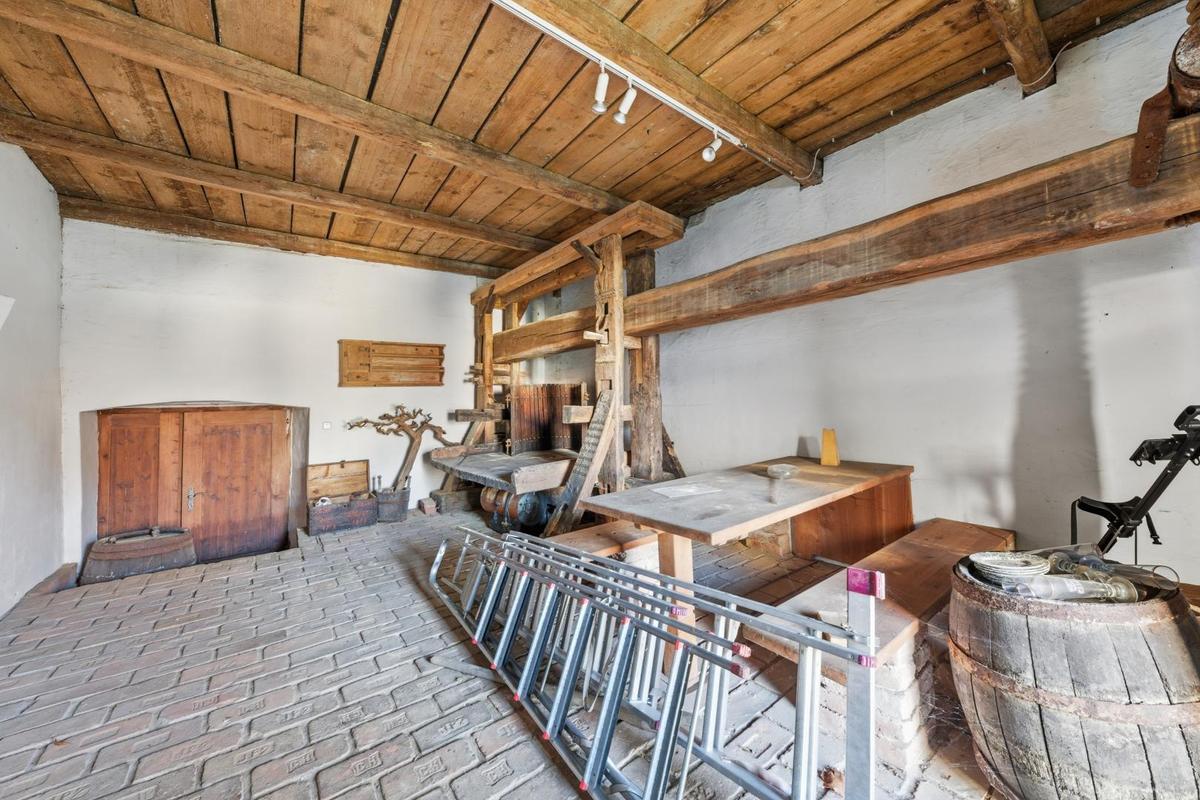 Keller-Presshaus Gelb