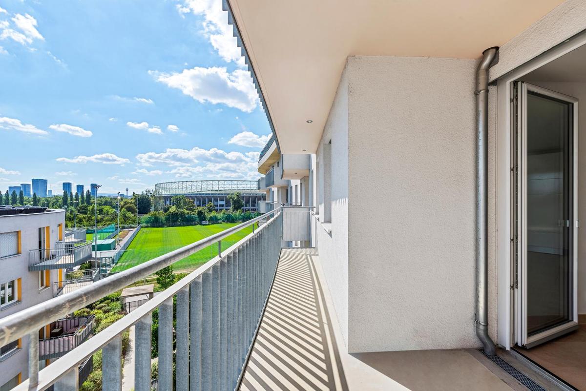 PMP273-AN-23546_JFW_Top160-16