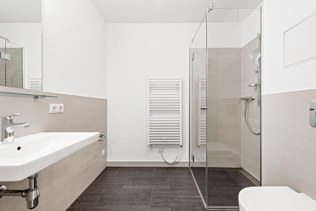 PMP273-AN-23546_JFW_Top160-03