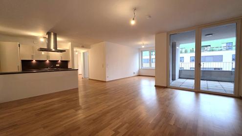 Moderne 3 Zimmer Wohnung ++ große Loggia ++ Gym ++ 7.OG
