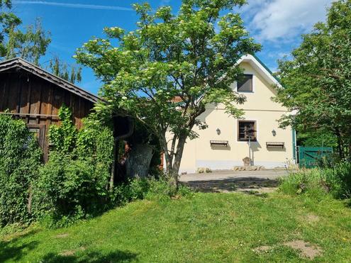 LANDHAUS IN RUHIGER AUSSICHTSLAGE