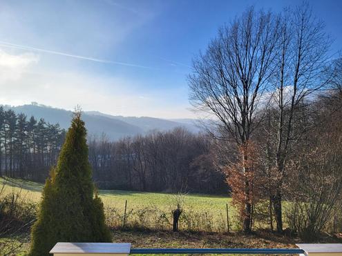 NEU ADAPTIERTER BUNGALOW MIT BLICK IN DIE VORALPEN