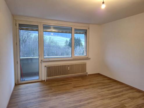 PRAKTISCHE  3-ZIMMER MIETWOHNUNG IN ALTLENGBACH MIT LOGGIA UND PARKPLATZ