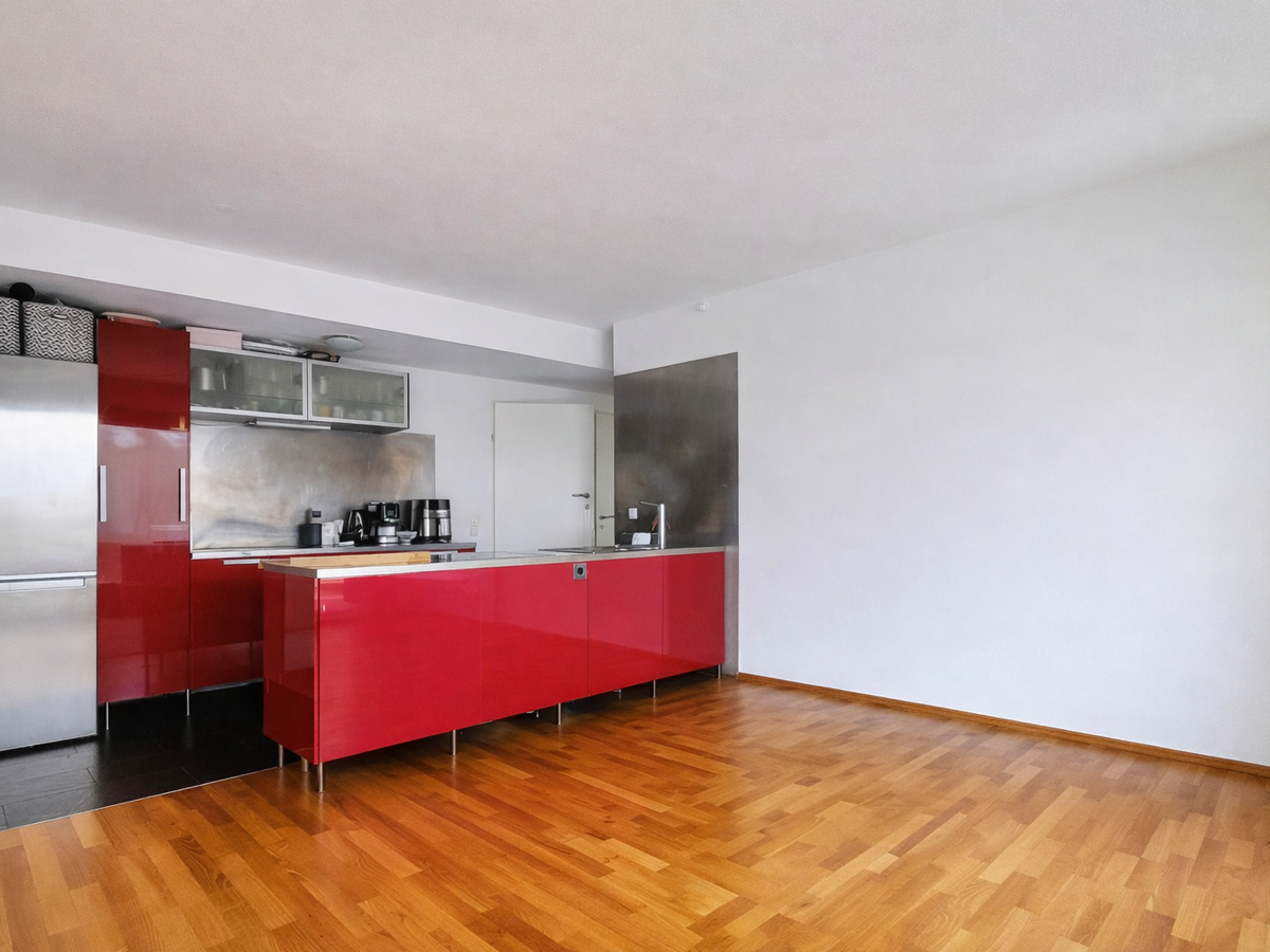 K�che unm�bliert