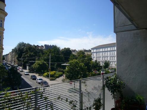 MODERNE 3 ZIMMER-WOHNUNG MIT ZUS�TZLICHER 24m� TERRASSE UND PARKBLICK IN ATTRAKTIVEM STADTVIERTEL