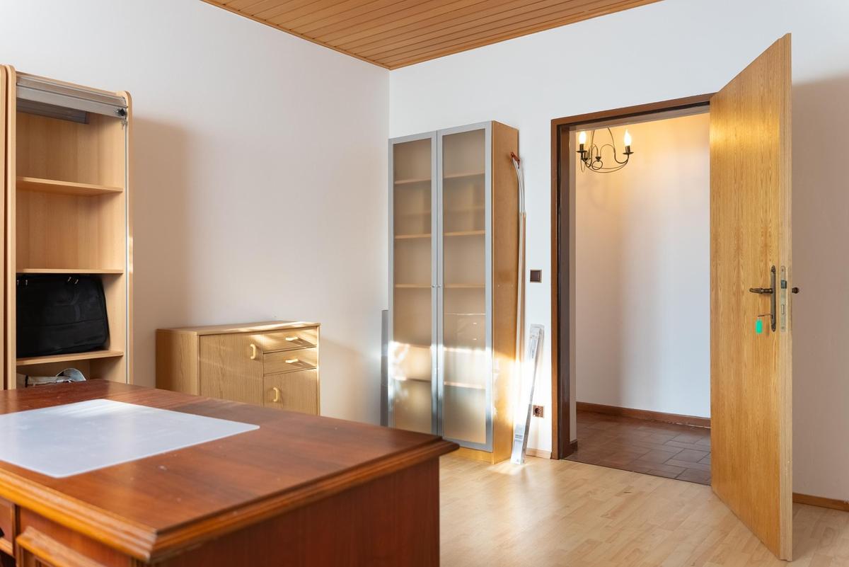 12 Arbeitszimmer