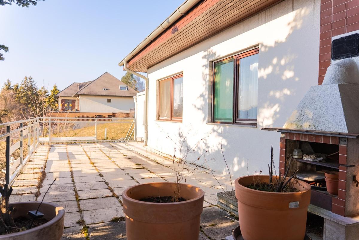 46 Sanierungsbed�rftige Terrasse