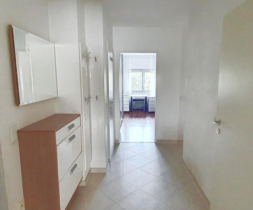 6 Vorzimmer ETW 1220