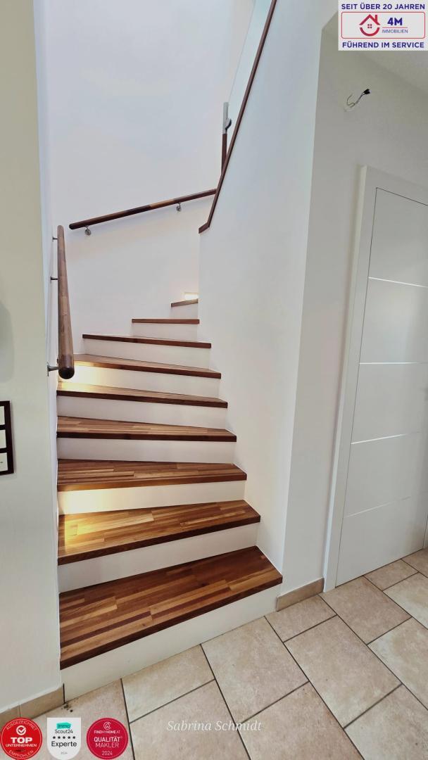 Stufenaufgang mit Beleuchtung