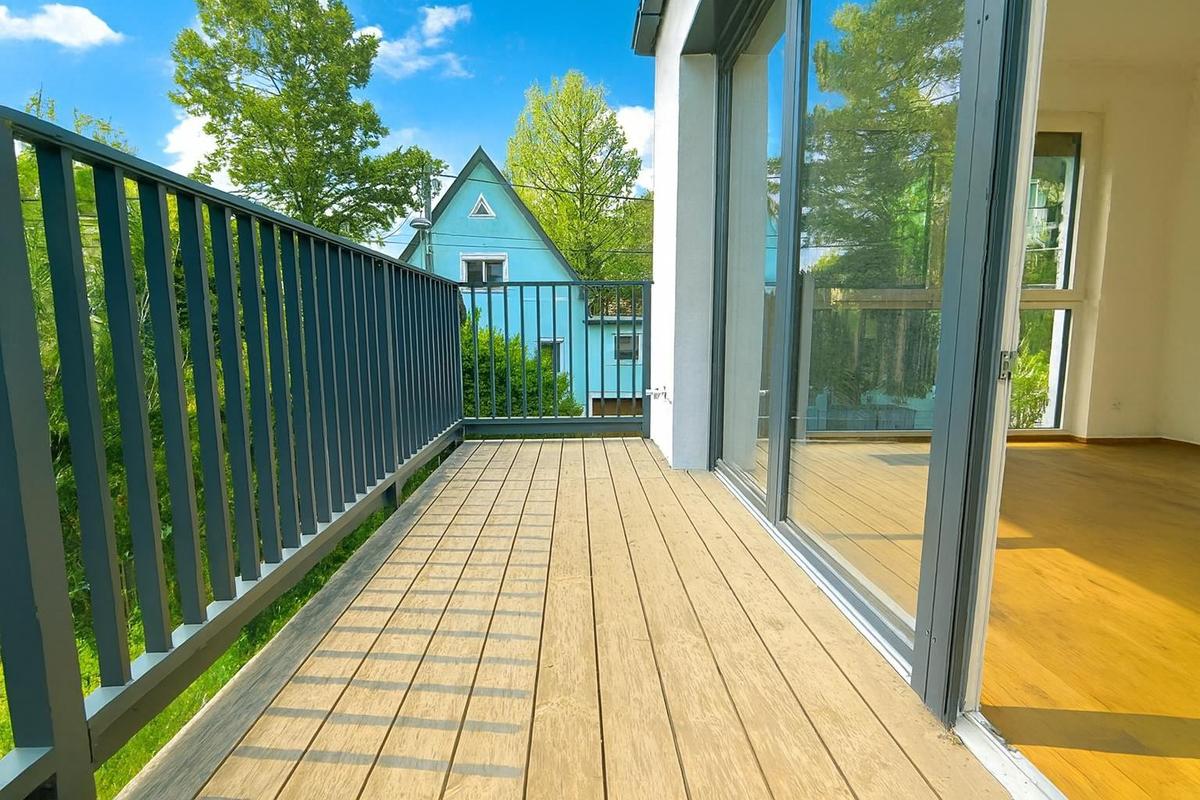 Terrasse - Blick zur Meyerbeergasse