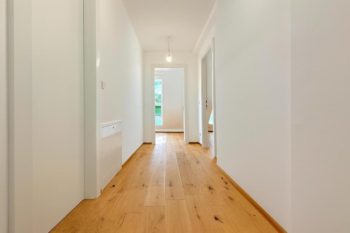 Vorzimmer - Blick in die Wohnung