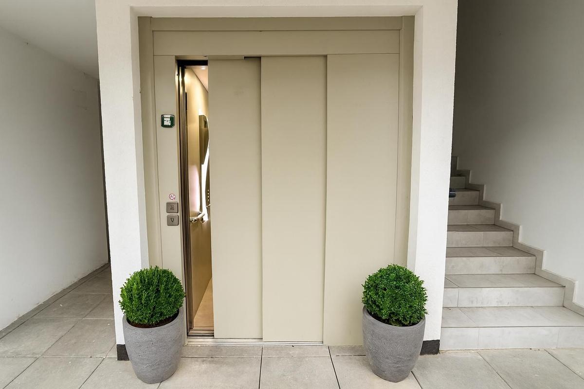 Lift und Stiegenhaus