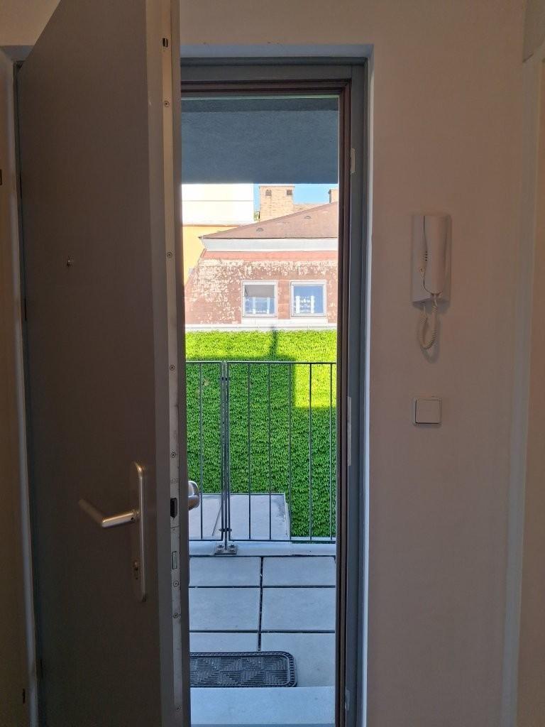 27 Sicherheitst�re 1210