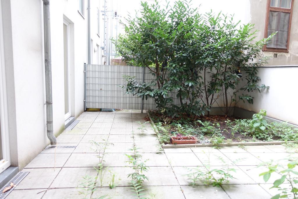 Terrasse und Pflanzzone