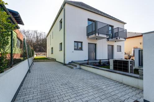 Schl�sselfertige Neubau-Doppelhaush�lfte in Baumeisterqualit�t nahe Wien!
