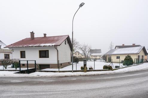 "Leistbares Eigenheim ist bald Dein, nun schau rein. Auf einem Eigengrund von 797m�-echt fein!"