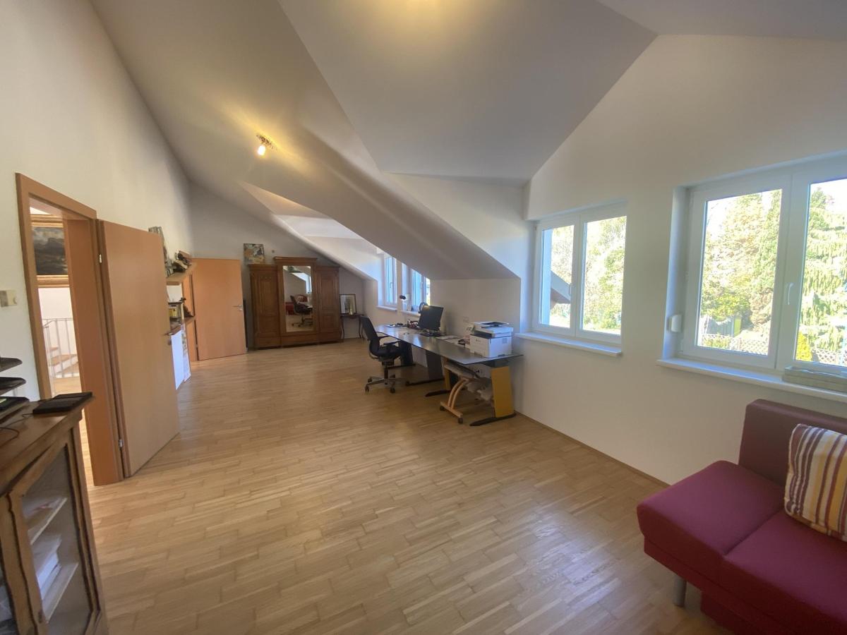 14 Arbeitszimmer OG