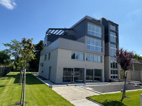 "F�r Botschaft, Investoren, Notar- oder �rztezentrum Firma mit Wohnung"