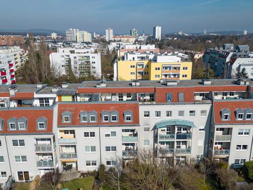Mit ca. 26m� Dachterrasse, Exquisite Wohnung auf zwei Ebenen!