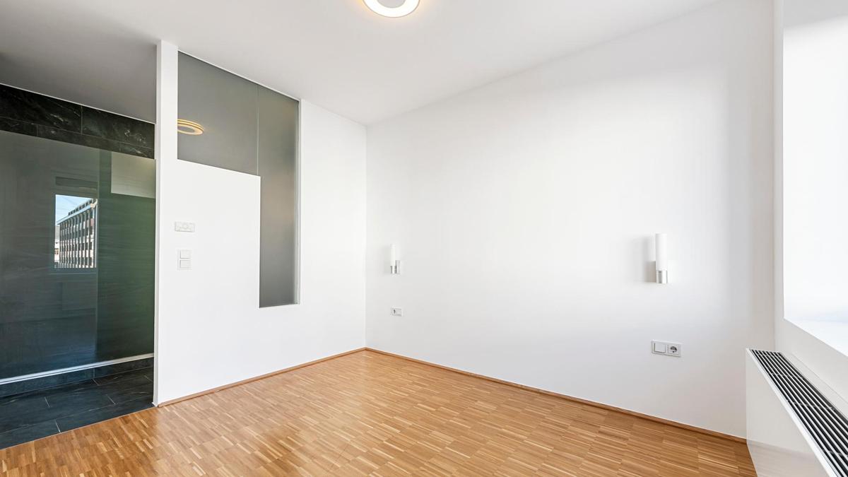 Schlafzimmer mit en suite Badezimmer