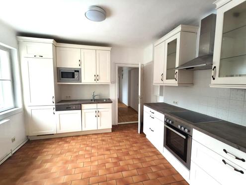 Landhaus zur Miete mit gro�em Garten und Nebengeb�uden