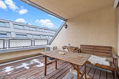 "TOP LAGE-Dachgeschoss--Loggia -Wollzeile-Warmwasser und Heizung"