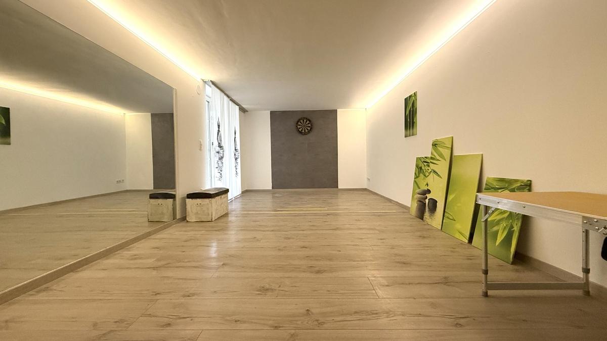 Yoga-Zimmer im Untergescho�
