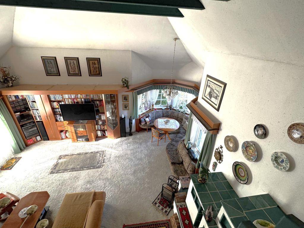 Blick Galerie-Wohnzimmer